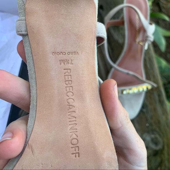 Nude sandals with a heel - Picture 5 of 6